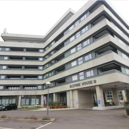Luxury 1 Bedroom Apartment With Netflix & Parking Borehamwood Exterior foto