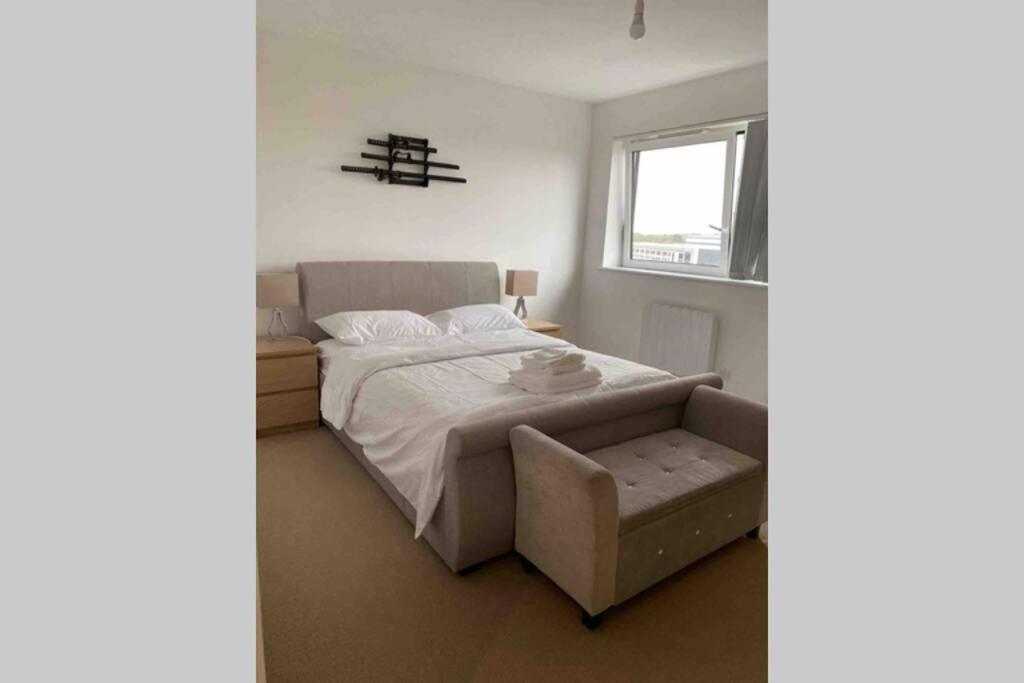 Luxury 1 Bedroom Apartment With Netflix & Parking Borehamwood Exterior foto
