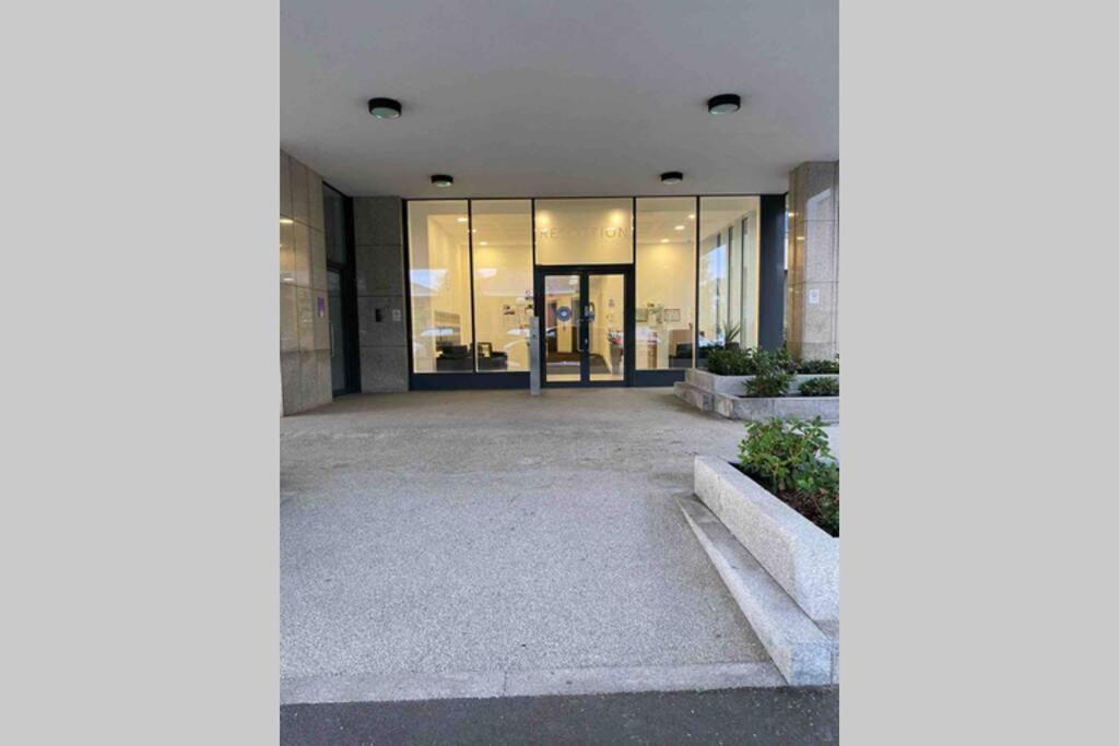 Luxury 1 Bedroom Apartment With Netflix & Parking Borehamwood Exterior foto